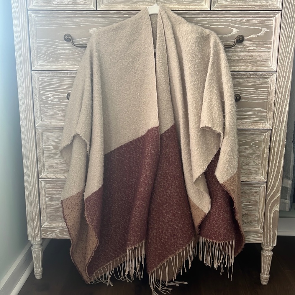 Colorblock poncho